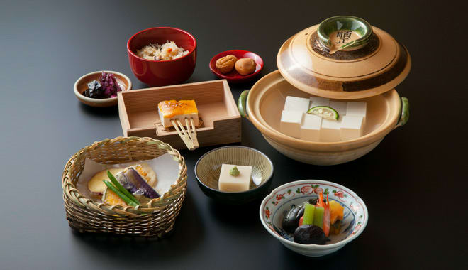 京都湯豆腐名店 南禪寺順正 湯豆腐 來源:www.to-fu.co.jp 京都湯豆腐名店 南禪寺順正 湯豆腐 來源:www.to-fu.co.jp
