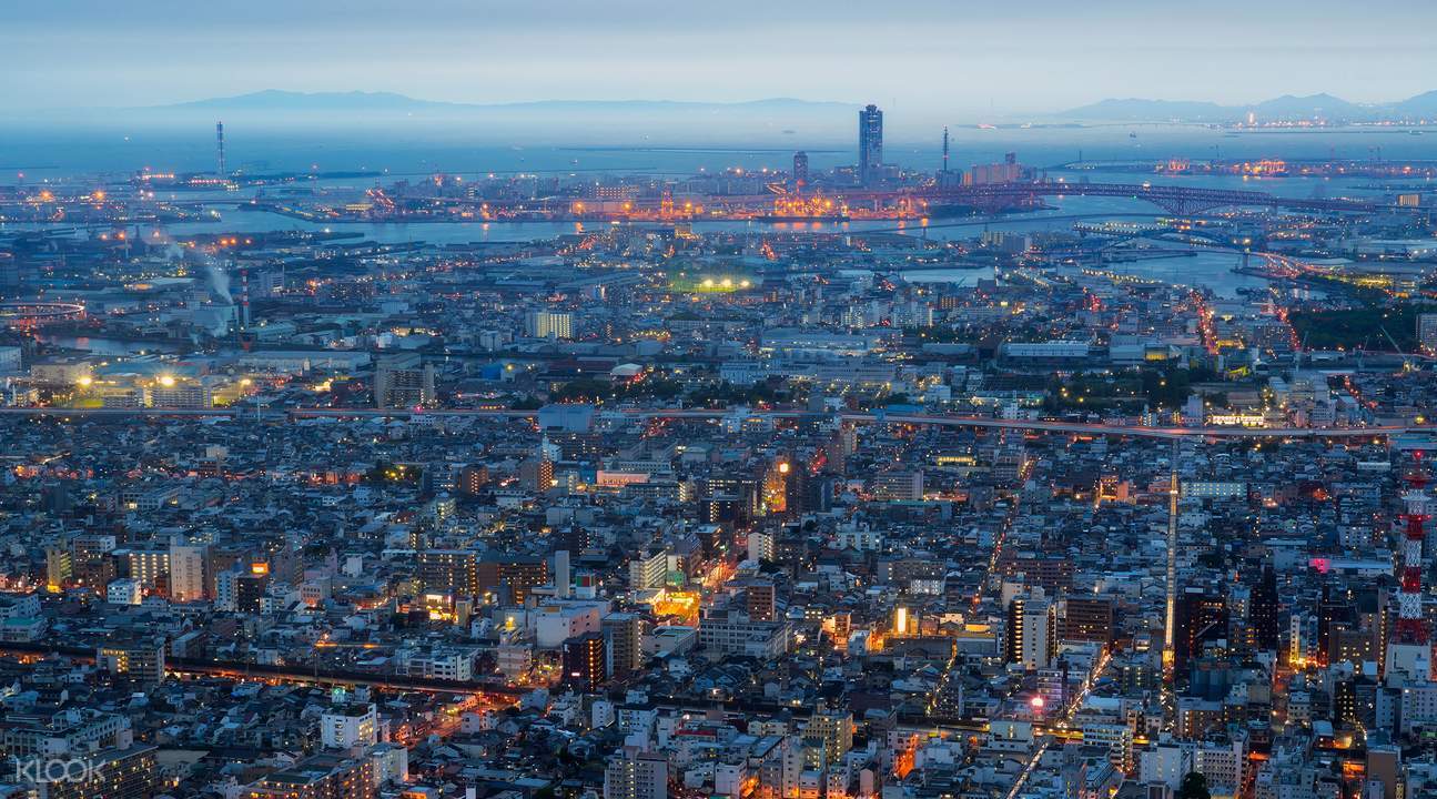 傍晚時分前來阿倍野HARUKAS,還可同時捕捉到夕陽跟夜景 傍晚時分前來阿倍野HARUKAS,還可同時捕捉到夕陽跟夜景