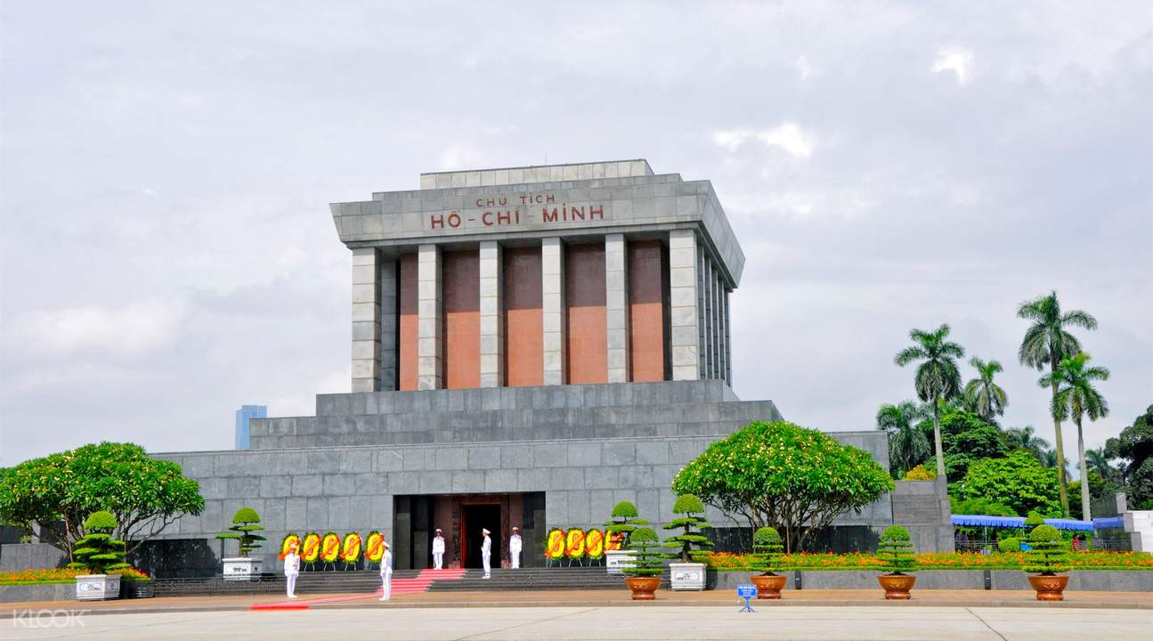 經典越南風格建築，供人們紀念和瞻仰的胡志明陵墓