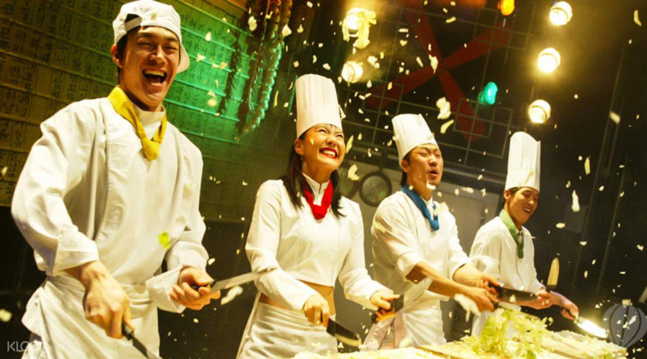 有趣的創作將廚房情境利用音樂喜劇演繹。