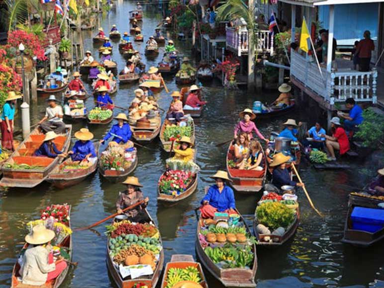 安帕瓦水上市場,圖片取自mythailandtours.com。 安帕瓦水上市場,圖片取自mythailandtours.com。