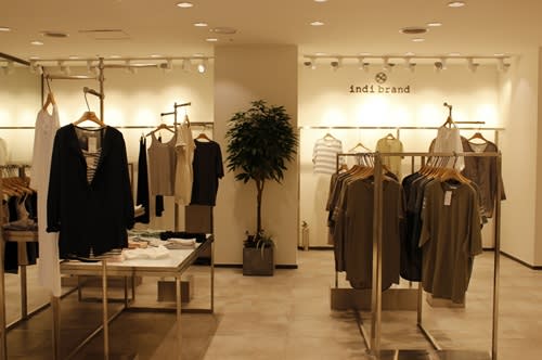 INDIBRAND,圖片取自www.fashionbiz.co.kr INDIBRAND,圖片取自www.fashionbiz.co.kr