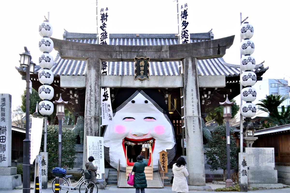 櫛田神社於每年的7/1~7/15,有著名祭典「博多祇園山笠」。SOURCE:ZEKKEI Japan