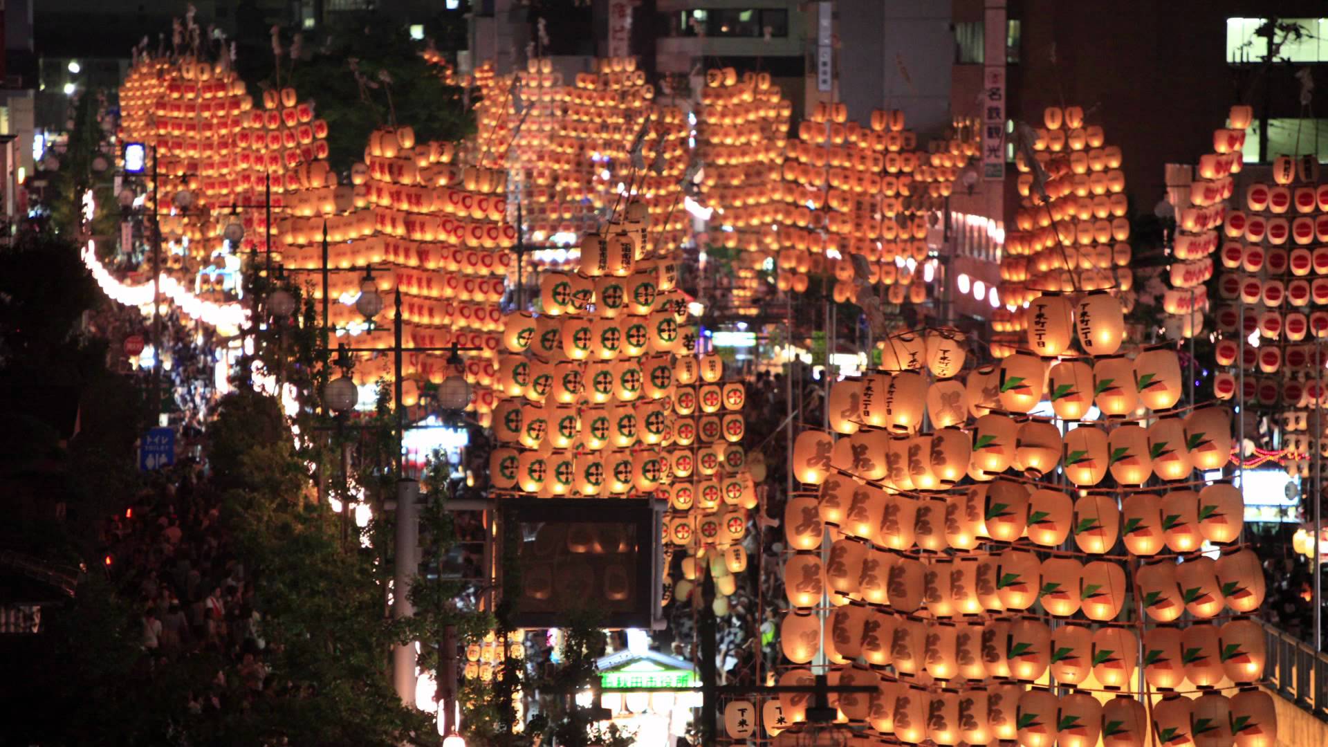 秋田竿燈祭。圖片來源:inakagurashi-risonomachi.com