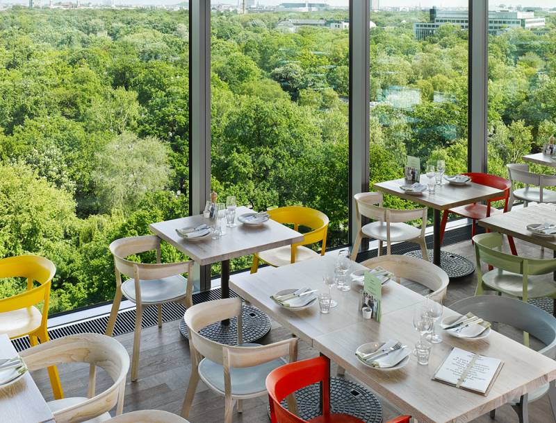 25 Hours Hotel Bikini Berlin 舒 適 的 用 餐 體 驗 讓 整 個 住 宿 體 驗 更 加 分 ,入 住 也 可 以 考 慮 在 飯 店 用 餐。