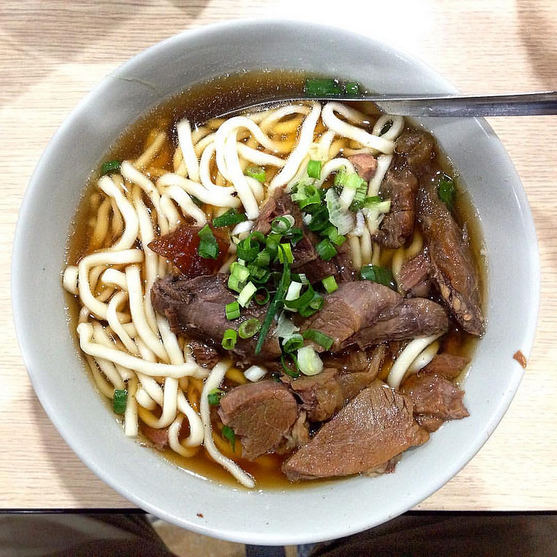 台北宵夜何處吃 富 宏 牛 肉 麵。