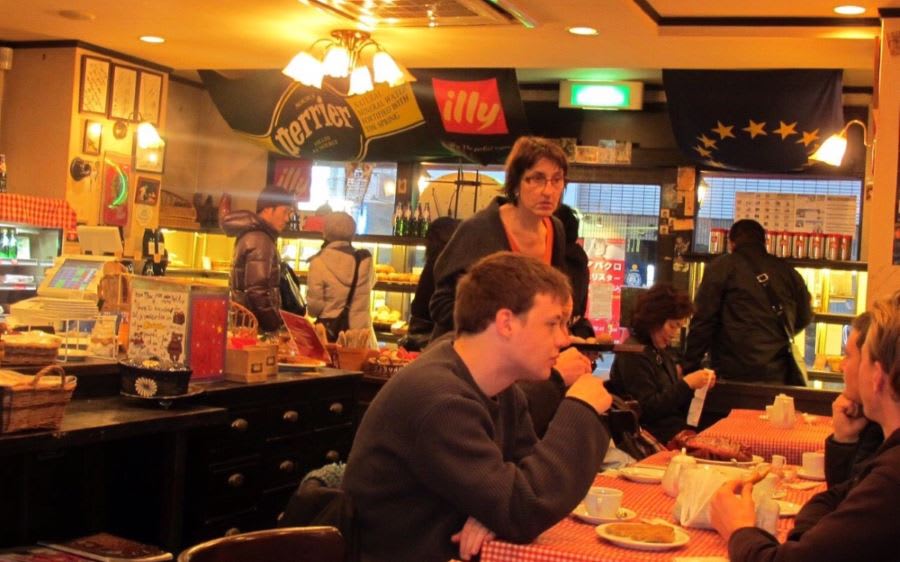 可以內用的異國風麵包店 (照片來源:https://goo.gl/WtwFz3)