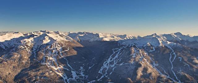 惠 斯 勒 黑 梳 山 |www.whistlerblackcomb.com