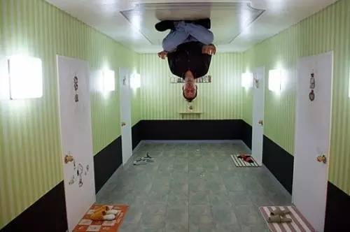 我 是 露 西 神 力 女 超 人 !