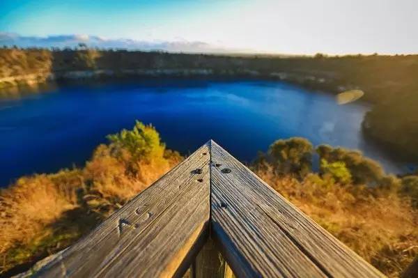 像 是 Blue Lake。