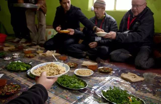 與 當 地 人 一 起 共 享 道 地 美 食 | www.abrahampath.org