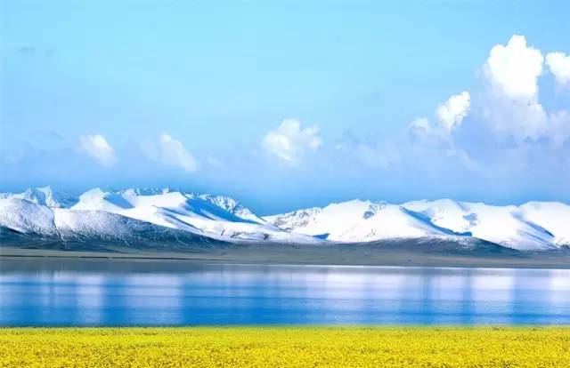 壯 觀 山 海 景 色 。
