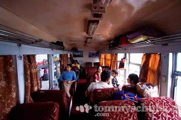 火車內裝。