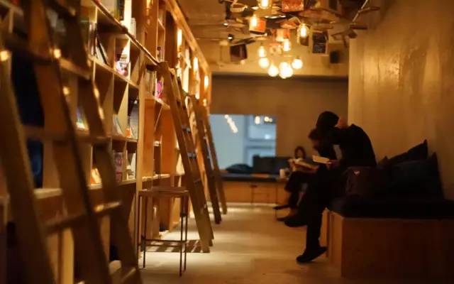 書 蟲 如 你 ,絕 對 要 入住 這 裡 啊 !|Book and bed 官 網