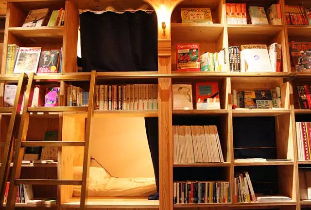 床 位 就 在 書 堆 中 !|Book and bed 官 網