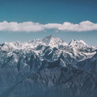 不丹神秘面紗 喜 馬 拉 雅 山 脈 。