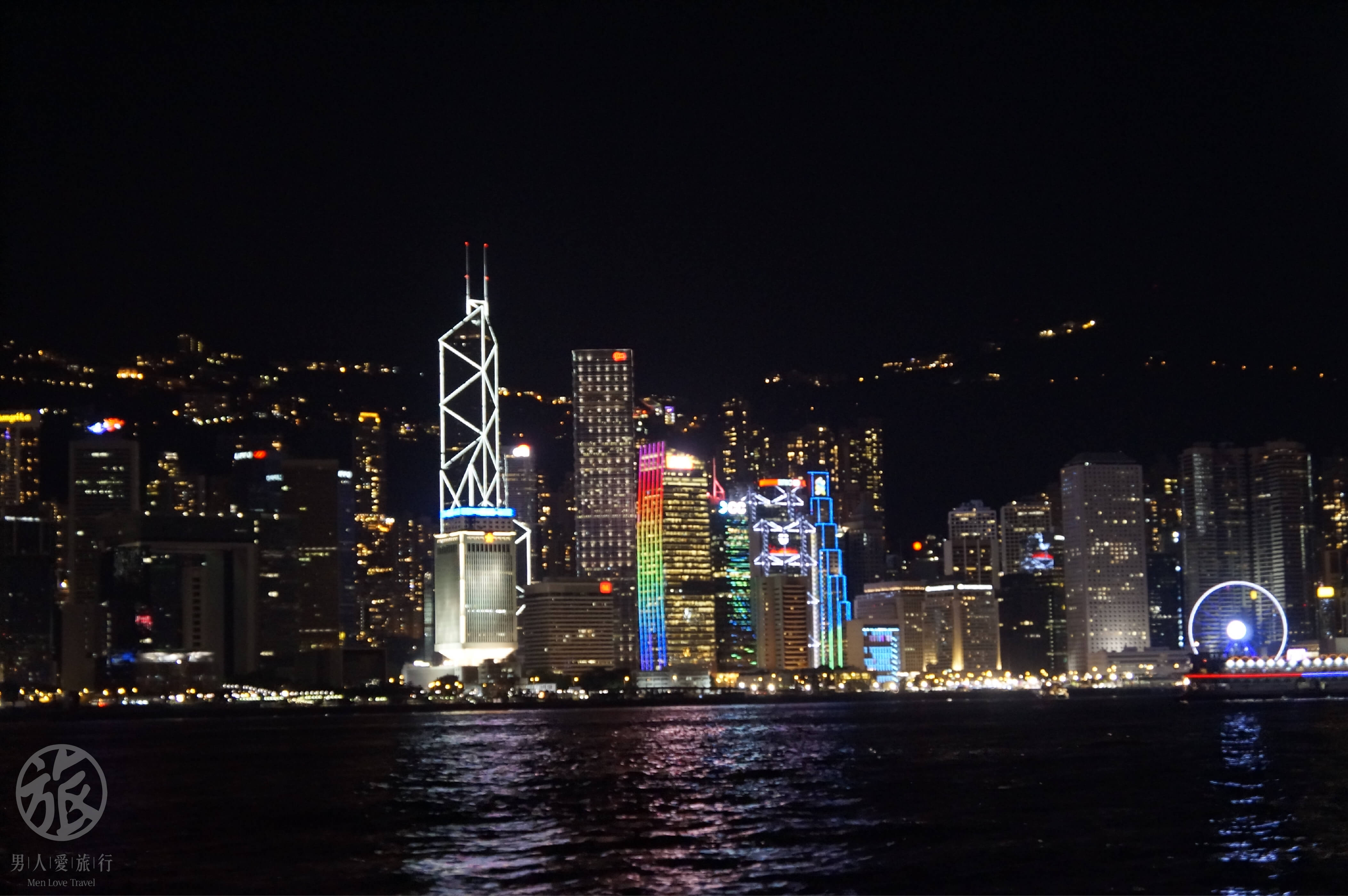 Klook客路・探索未知的你 華 燈 點 亮 了 香 港 的 夜 、 從 海 上 看 將 是 不 一 樣 的 香 港