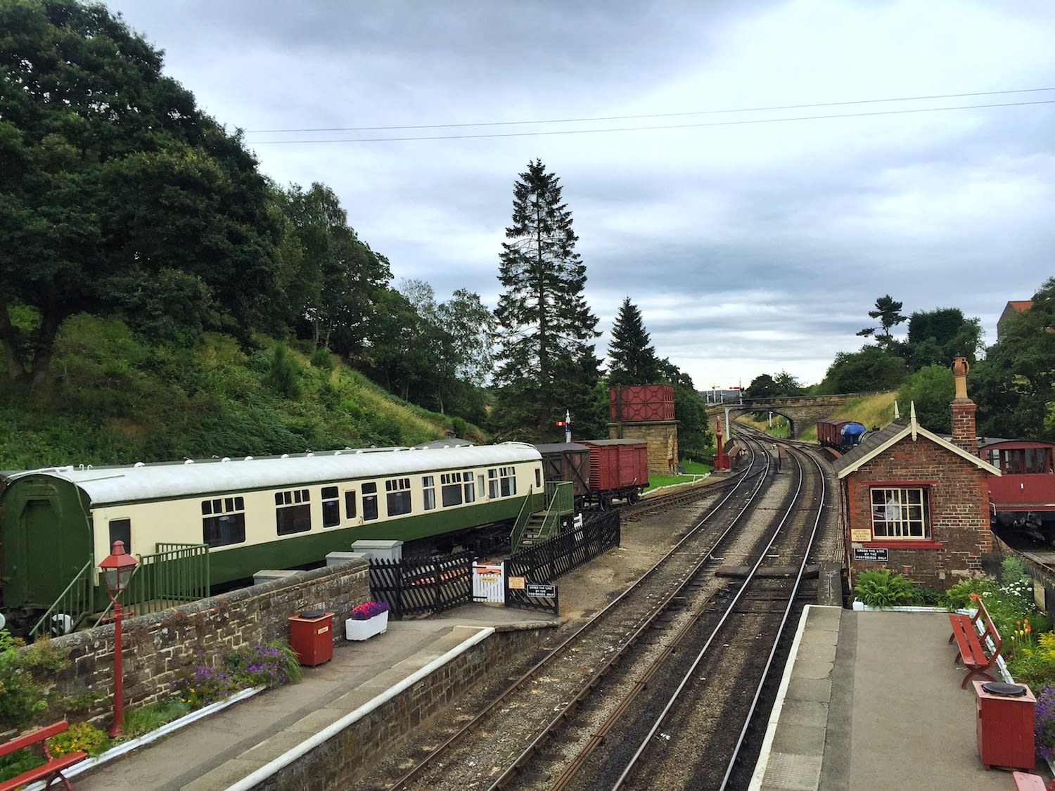 高斯蘭車站(Goathland station)是電影⟪哈利波特⟫中「活米村(Hogsmeade)」的拍攝場景。