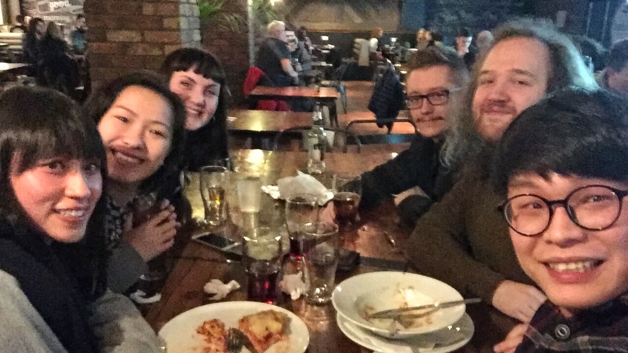 英國許多大學校園裡都有酒吧。下了課,喝一杯再走吧!