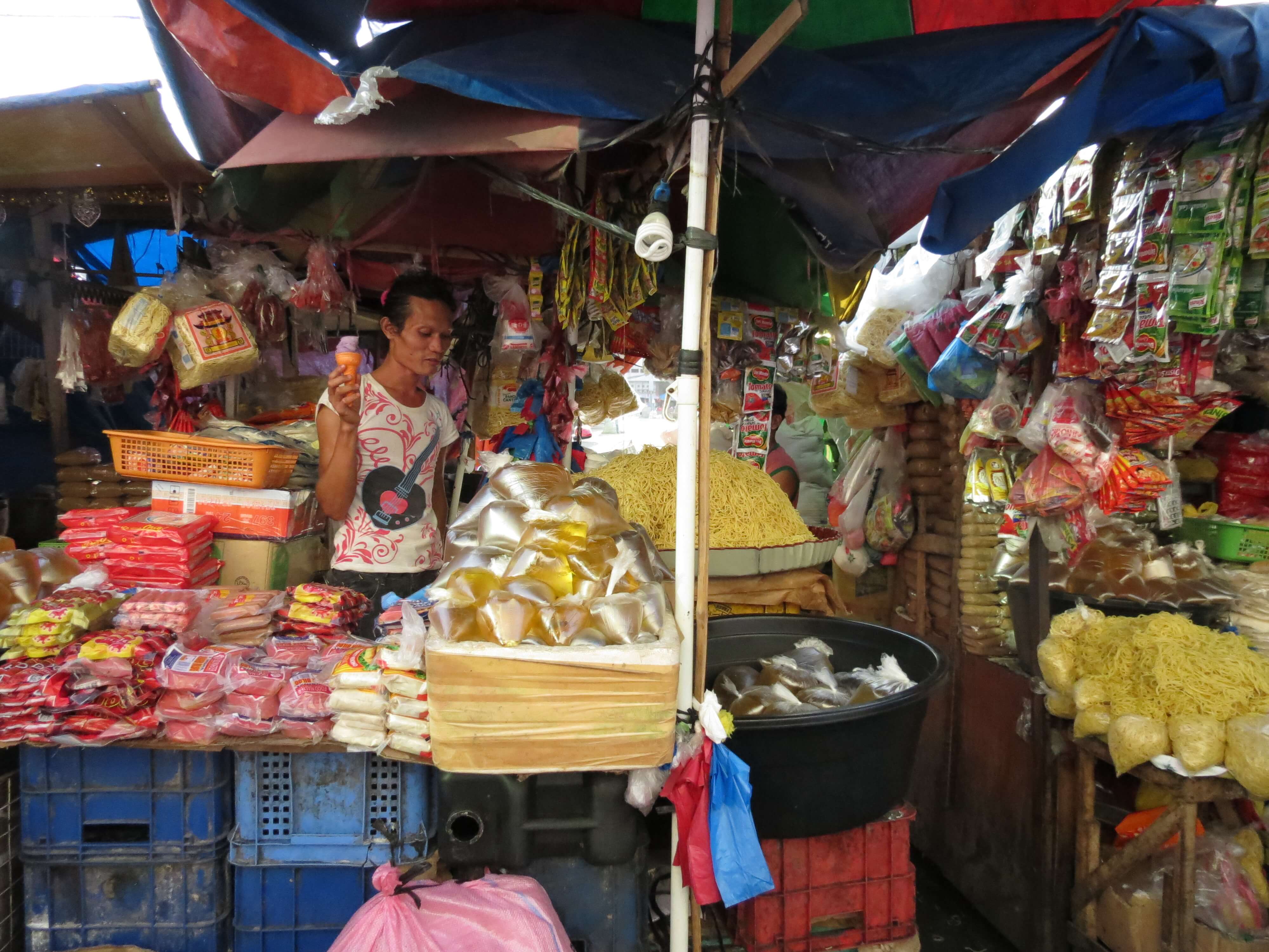 道地的食物,最日常的樣子,都在市場裡。|Local food and necessities could be found in the market