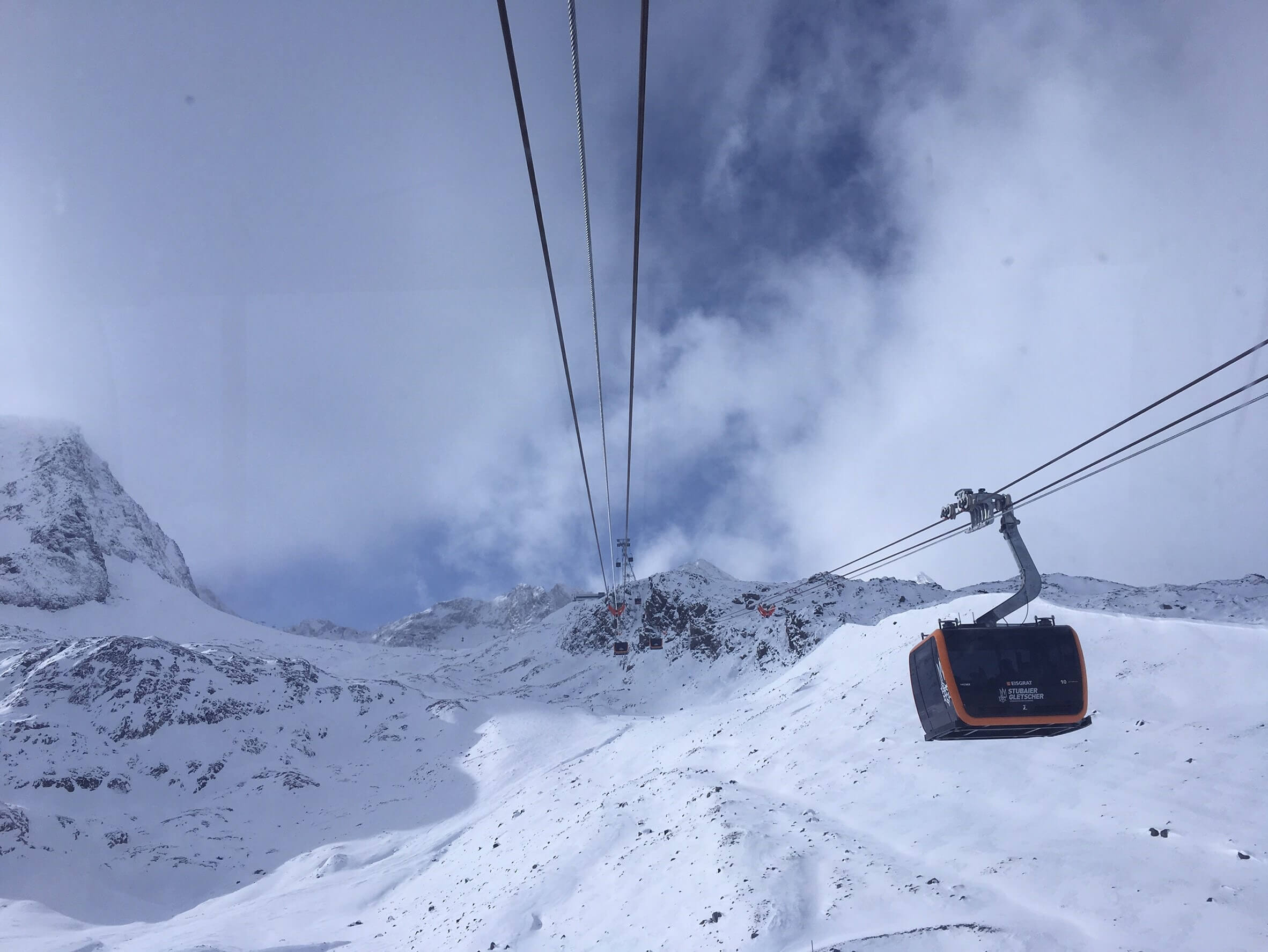 Innsbruck—Stubaier Gletscher by 倍包客