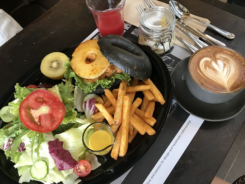 招牌豬肉黑貝果套餐,NT380