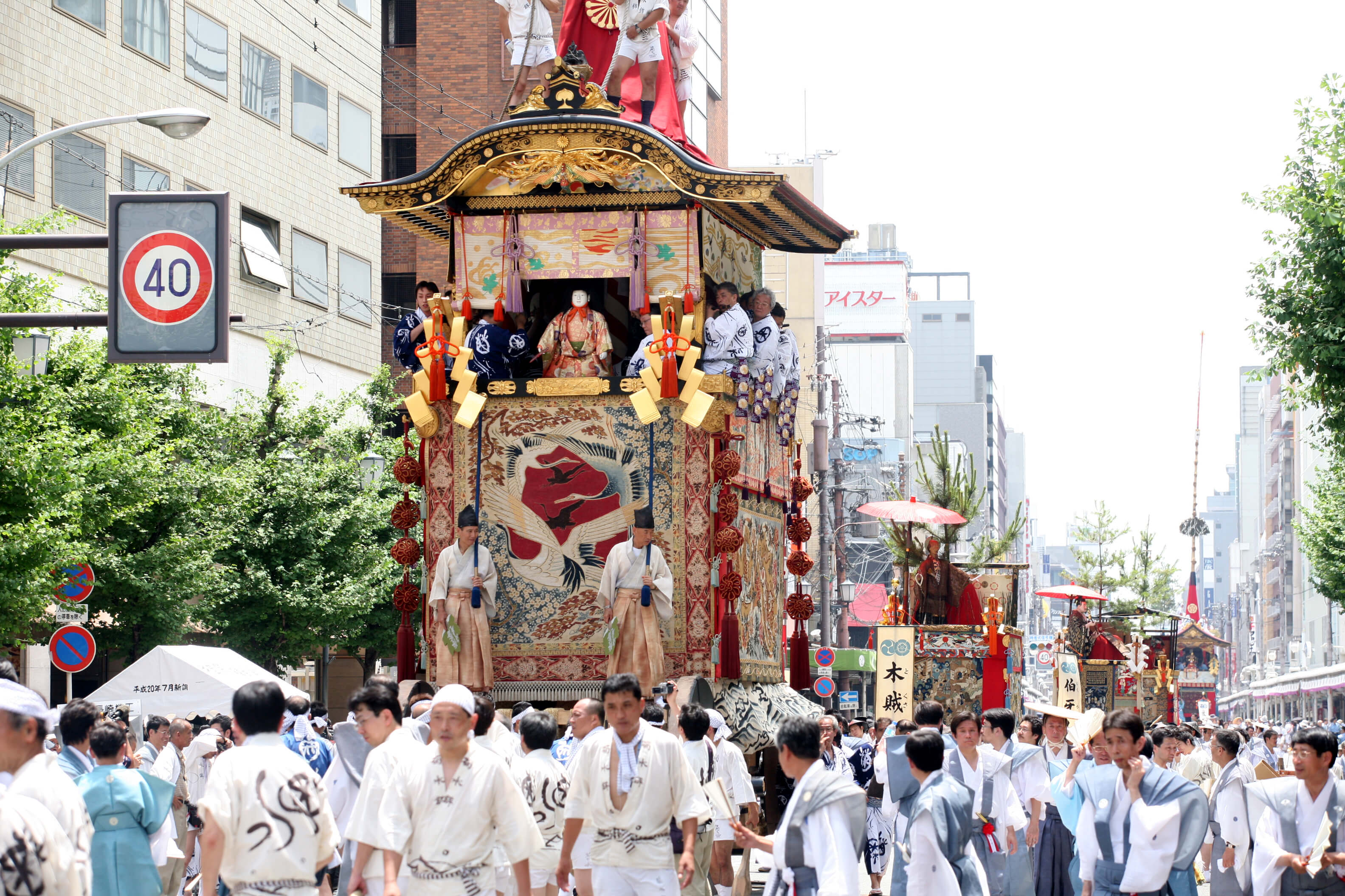 Klook客路・探索未知的你 京 都 祇 園 祭 為 期 一 整 個 夏 季 的 七 月 ( 圖 片 來 源 : http://goo.gl/t3G1ZT )