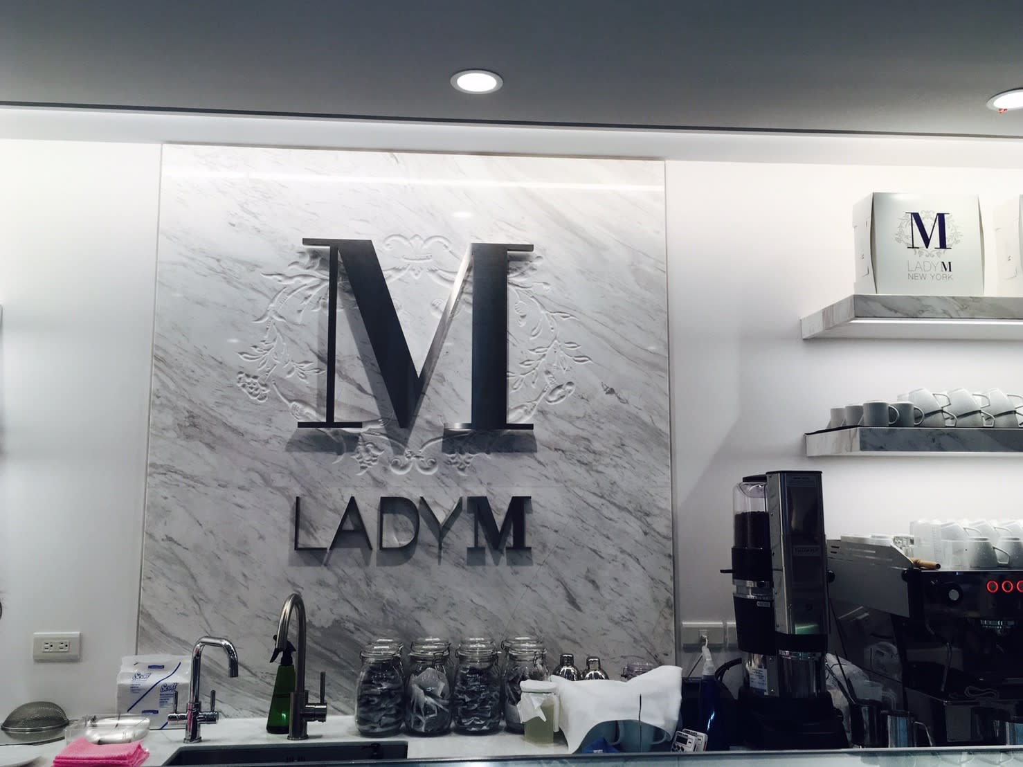 Lady M吧台。
