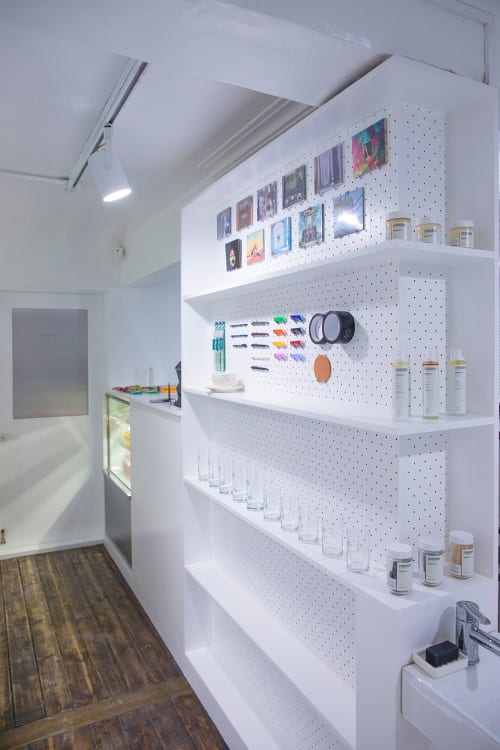 店內裝潢也是超療癒的白色系(來源-http://www.slowsteadyclub.com/index.html)