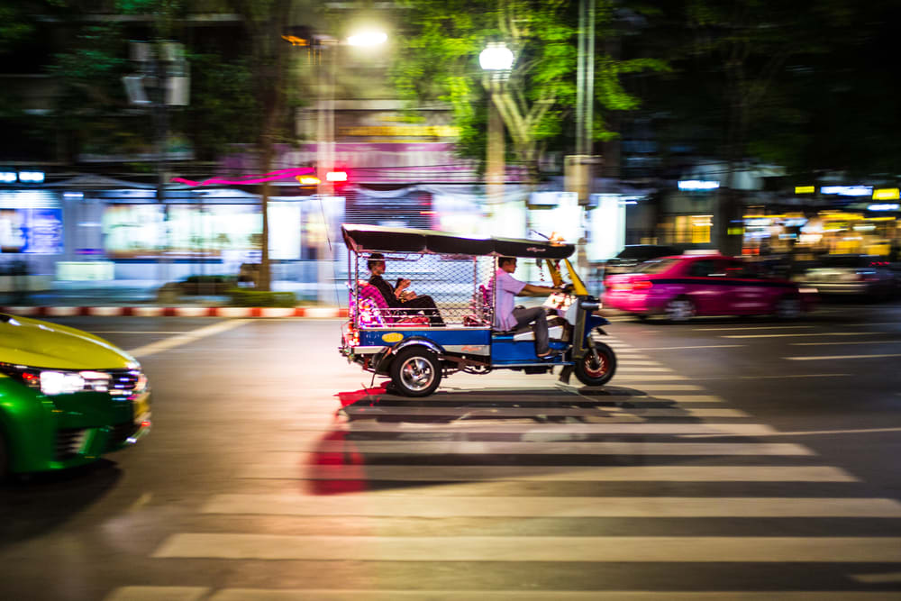 東 南 亞 常 見 的 狂 飆 雙 條 車