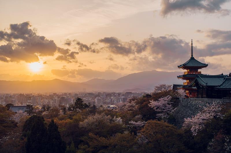 清水寺((照片來源:清水寺官網)http://www.kiyomizudera.or.jp/season.php
