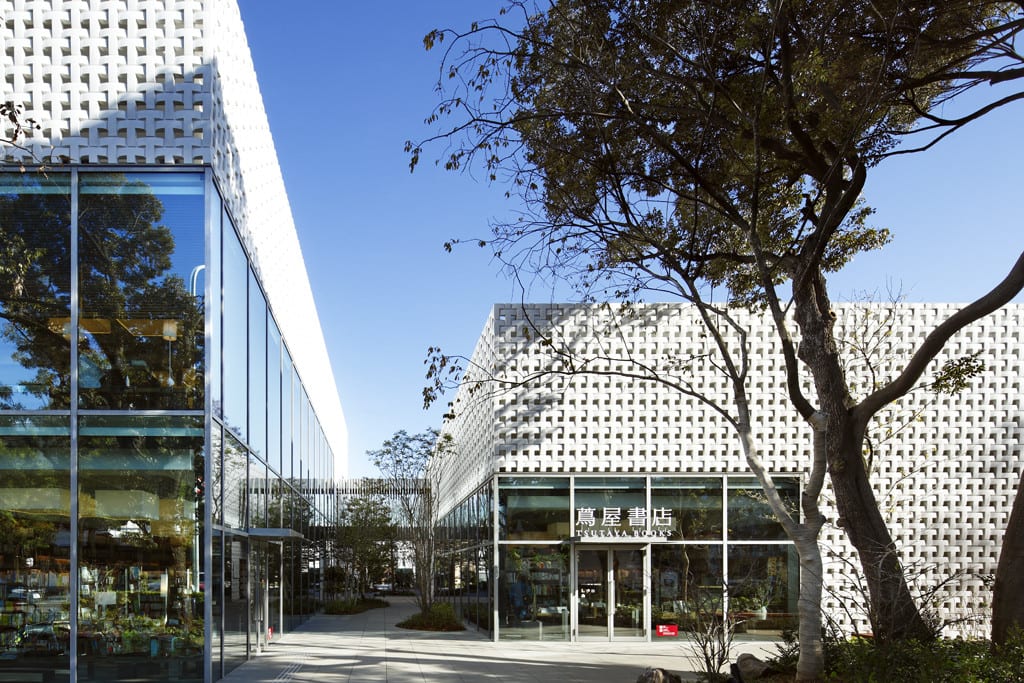 代官山的蔦屋書店。|來源:www.archdaily.com/290729/t-site-klein-dytham-architecture/