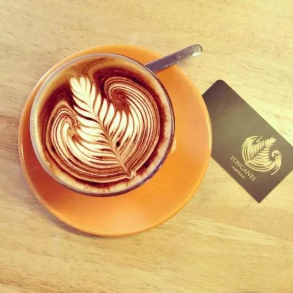 來 這 不 妨 試 試 澳 洲 特 有 的 flat white 吧 !