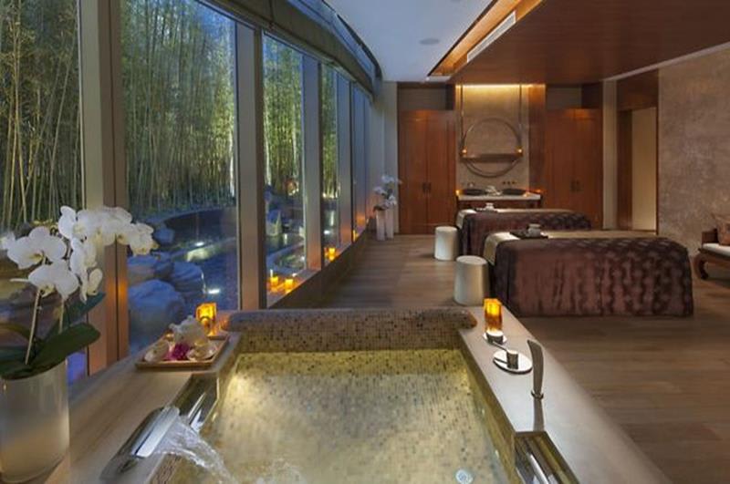 飯店內最奢華的水療雙人客房(照片來源:Mandarin Oriental Pundong Shanghai官網https://goo.gl/Z814FY)