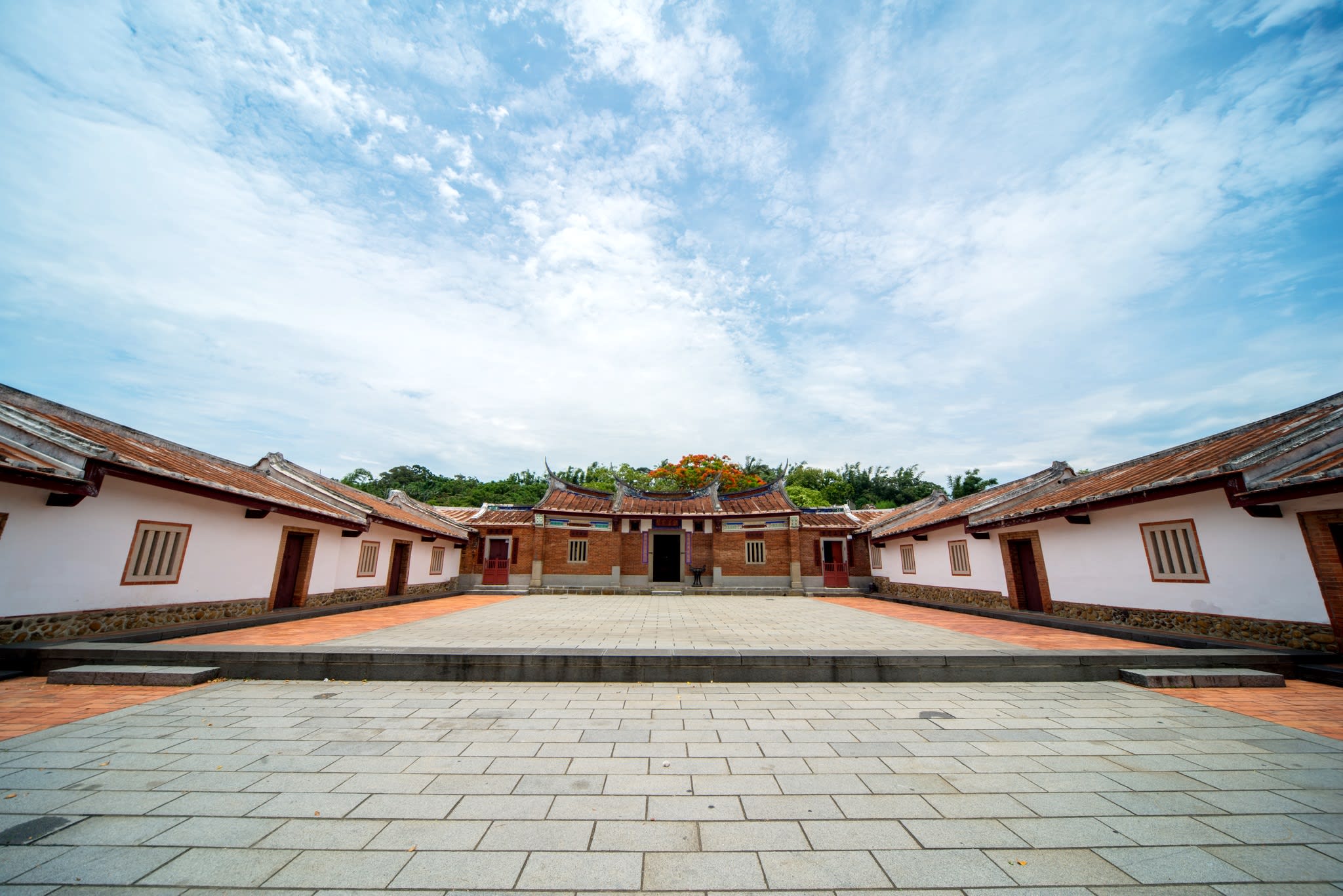 列為三級古蹟的「上坊寮劉宅」,是北台灣最大的傳統客家建築。(Flickr授權作者-Tony Tseng)