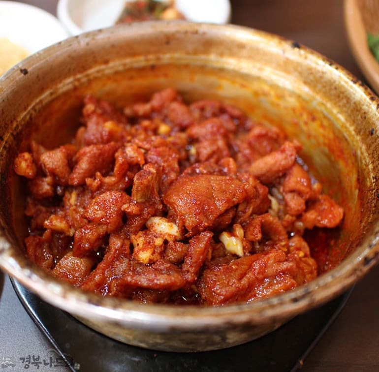 大 邱 排 骨 。