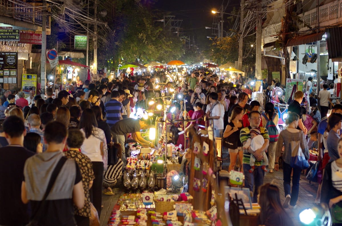 du lịch tự túc chiang mai: chợ đêm chủ nhật