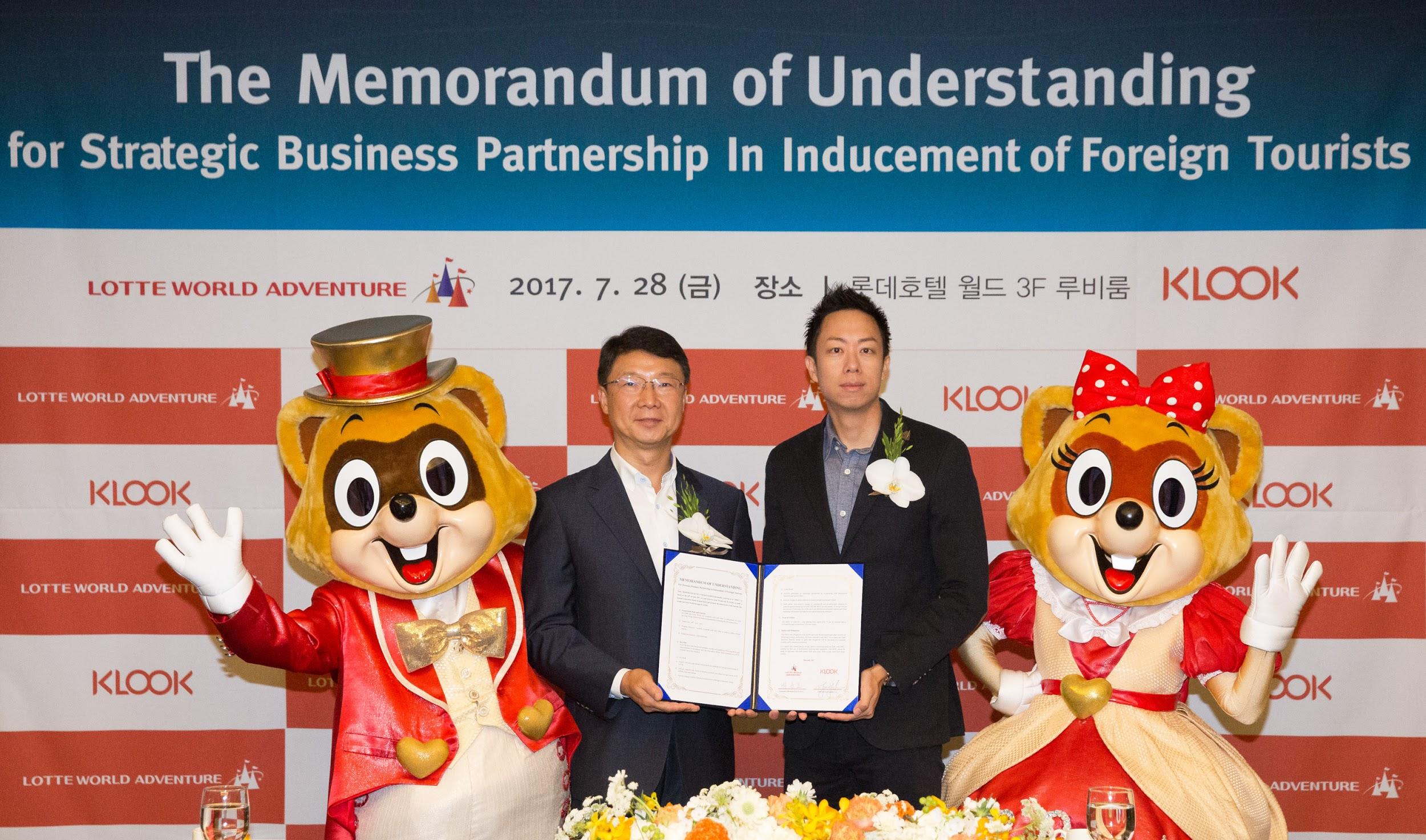 klook trở thành đối tác chính thức với lotte world: ký kết bản ghi nhớ tương tác