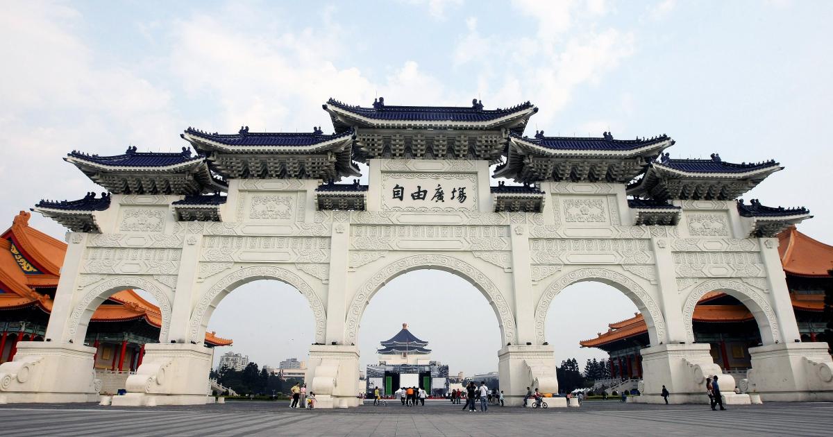Lịch trình 3 ngày khám phá trọn Đài Loan 3 khám phá trọn đài loan với đài tưởng niệm tưởng giới thạch
