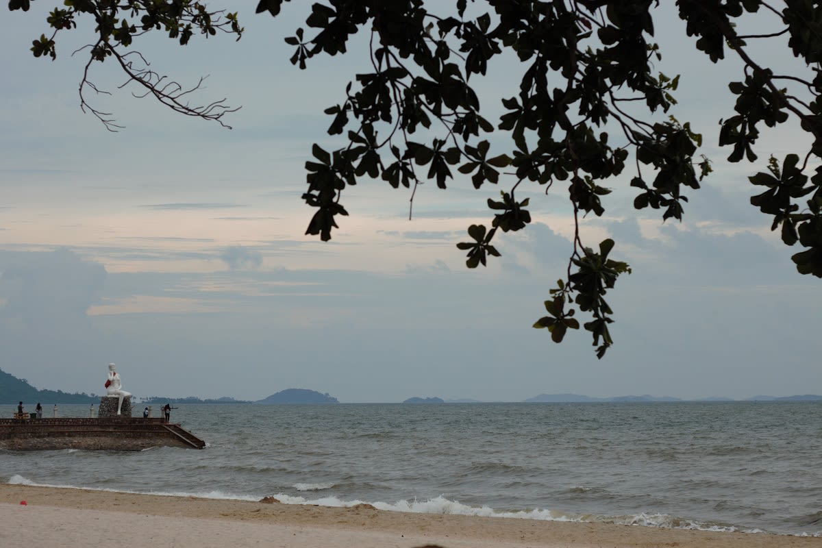 Một mình ở Kampot – Kep – Borkor 17 du lịch miền nam campuchia - tượng phụ nữ khỏa thân