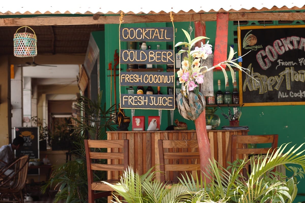 Một mình ở Kampot – Kep – Borkor 32 du lịch miền nam campuchia - quán nước ở kampot