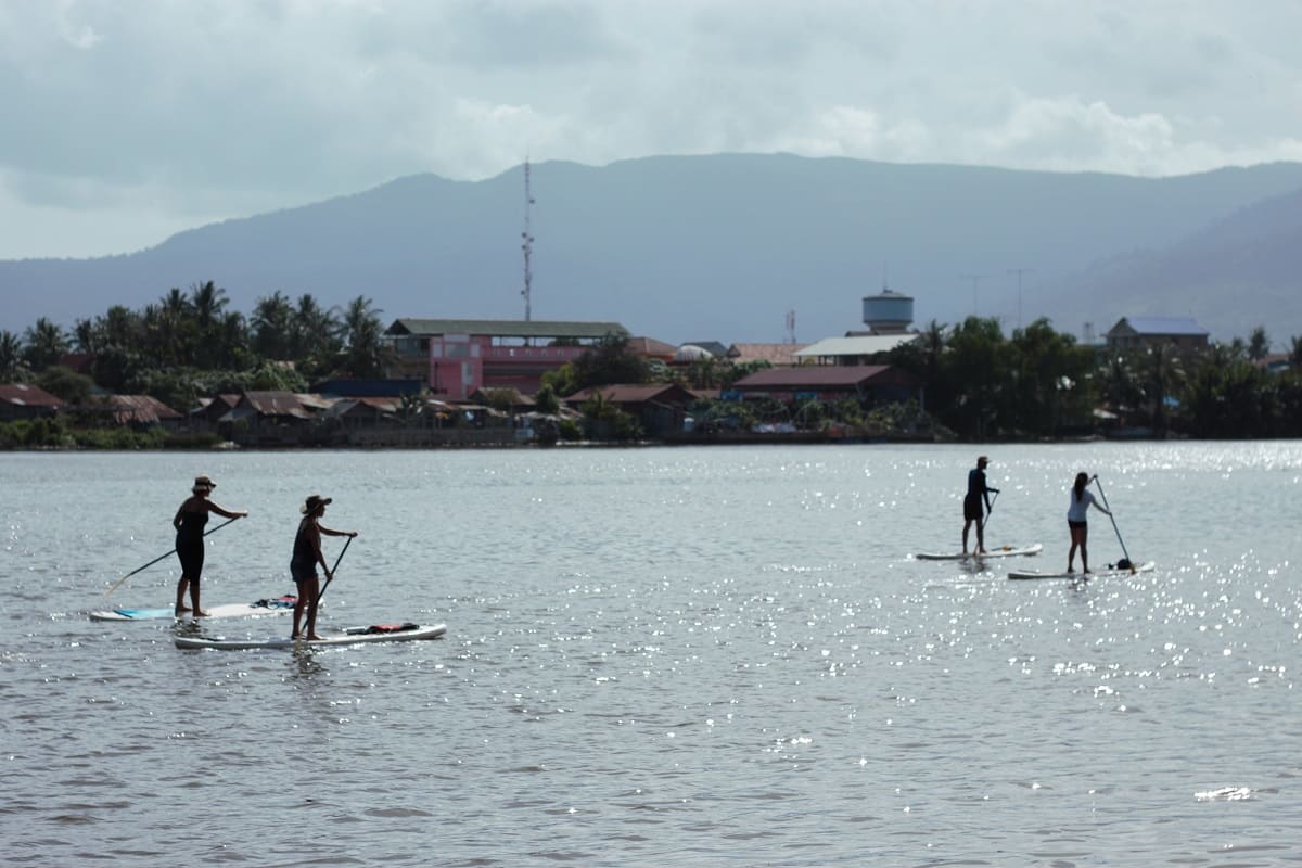 Một mình ở Kampot – Kep – Borkor 34 du lịch miền nam campuchia - chèo thuyền đứng