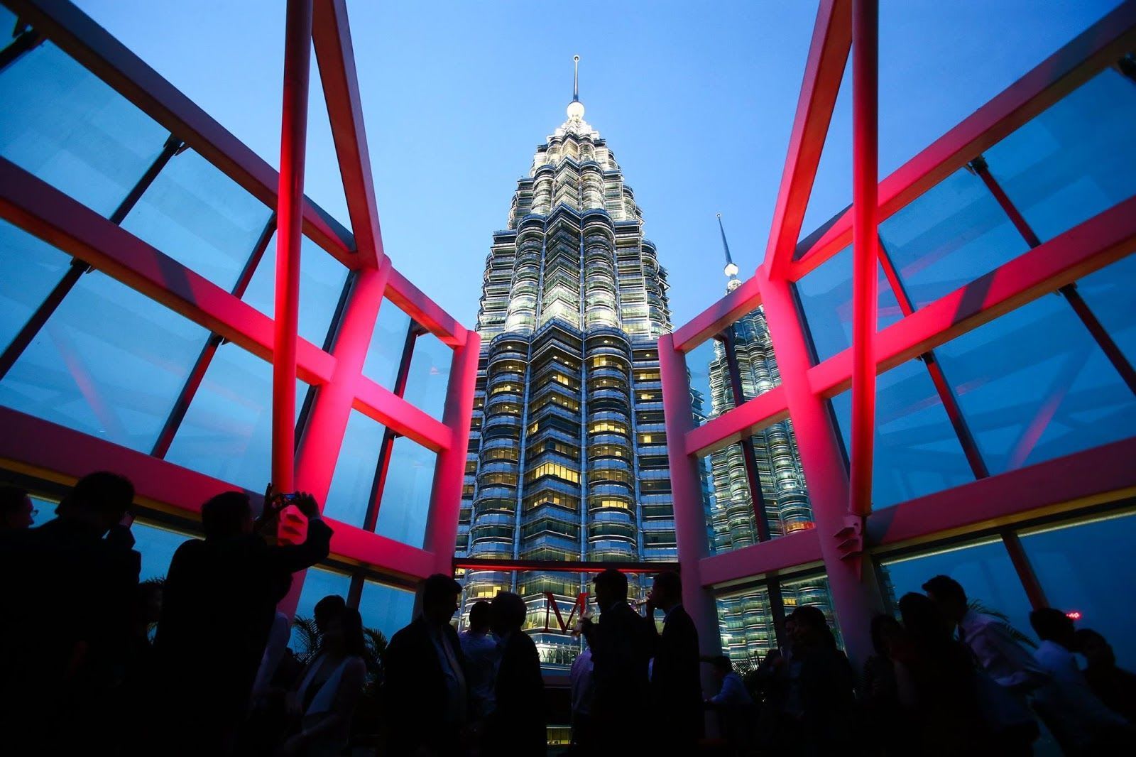 10 địa điểm hẹn hò trên cao đẳng cấp ở Kuala Lumpur 16 marini's on 57 là một trong những địa điểm hẹn hò trên cao ở kuala lumpur