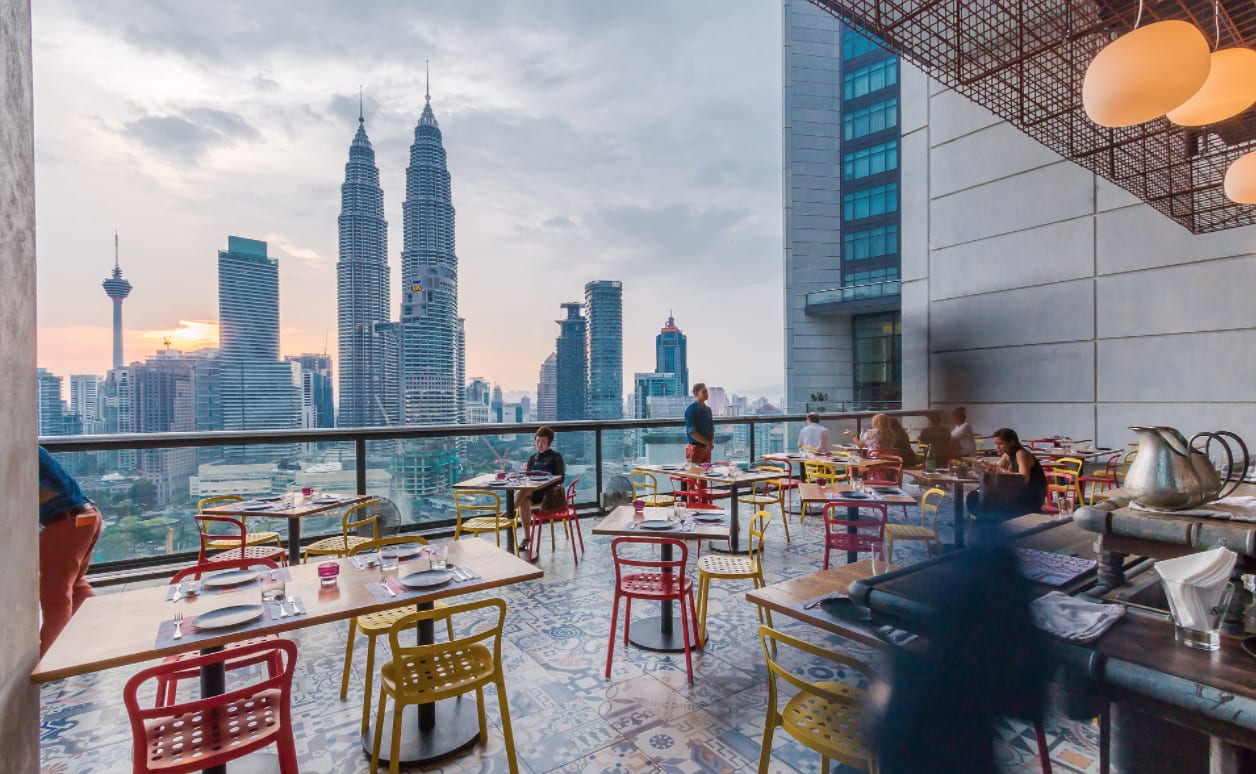10 địa điểm hẹn hò trên cao đẳng cấp ở Kuala Lumpur 4 fuego at troika sky dining là một địa điểm hẹn hò trên cao ở kuala lumpur