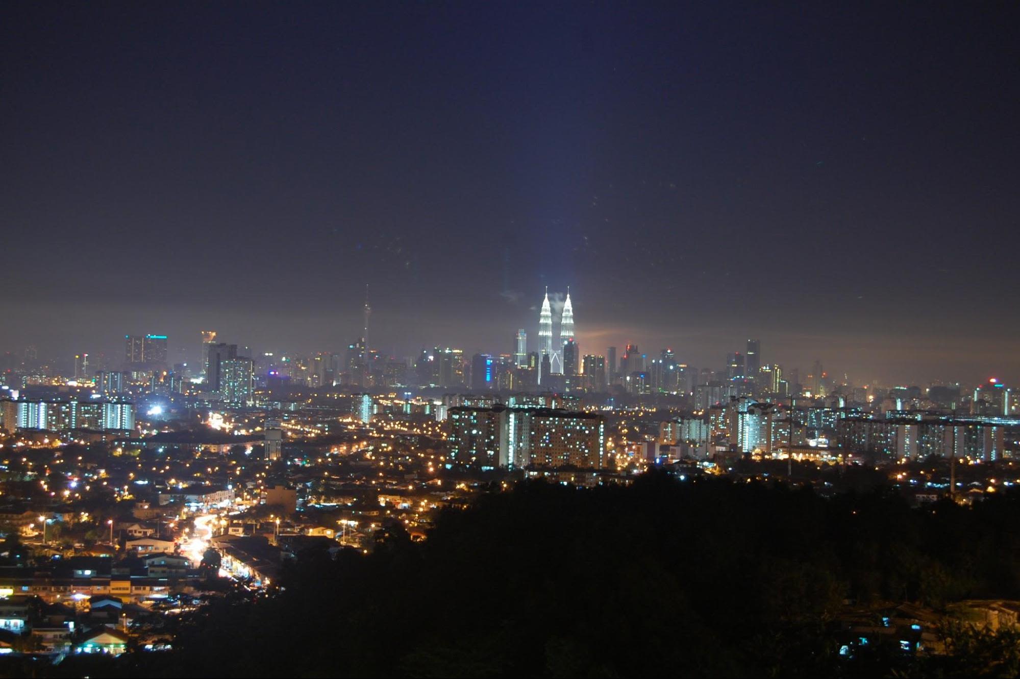 10 địa điểm hẹn hò trên cao đẳng cấp ở Kuala Lumpur 7 Bukit Ampang là một địa điểm hẹn hò trên cao ở kuala lumpur