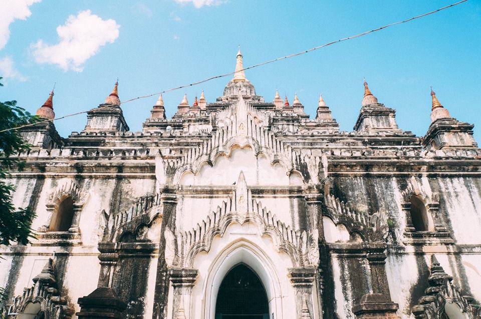 Ngắm Bình Minh Ở Bagan 12 du lịch bagan - chùa ananda nhìn chính diện