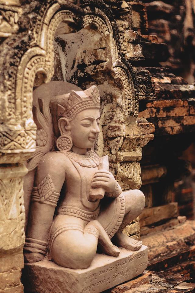 Ngắm Bình Minh Ở Bagan 14 du lịch bagan - bức phù điêu ở chùa htilominlo