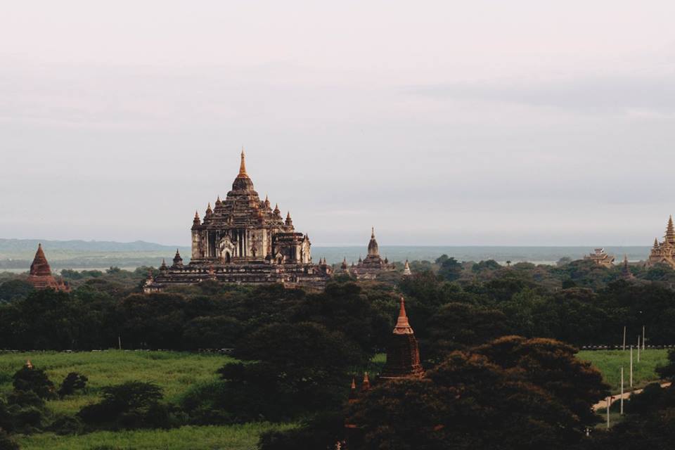 Ngắm Bình Minh Ở Bagan 7 du lịch bagan - chùa ananda