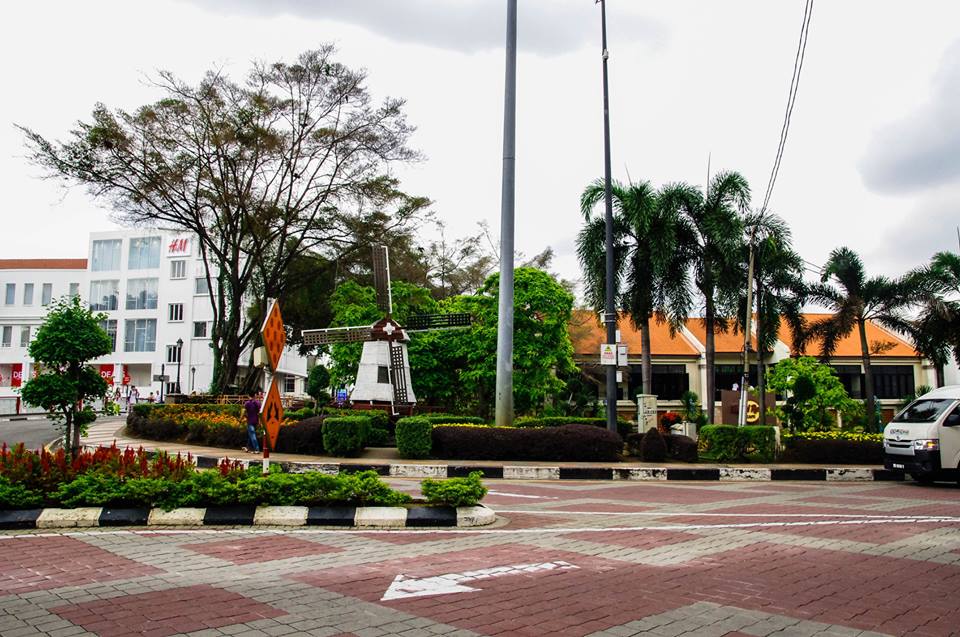 du lịch malacca - cối xay gió giữa phố