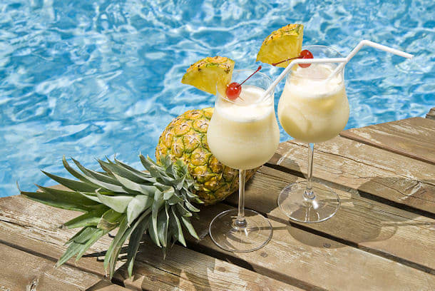 Pina colada là một loại cocktail nổi tiếng của Yangon, Myanmar